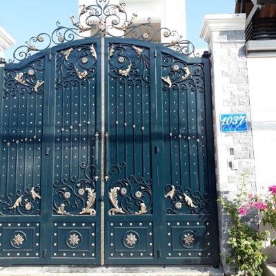 Mẫu Cửa Cổng Sắt Mỹ Thuật Hiện Đại Cho Biệt Thự