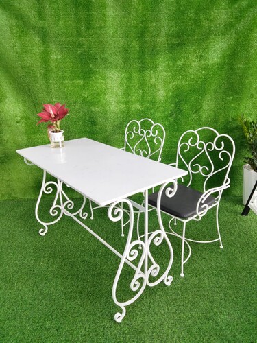 Nơi chuyên gia công bàn ghế sắt mỹ thuật Đồng Nai uy tín nhất