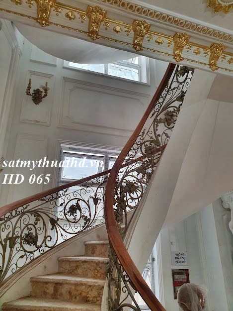 Nhận Thi Công Và Lắp Đặt Lan Can Cầu Thang Sắt Mỹ Thuật Tại Quận 5 Tp Hồ Chí Minh